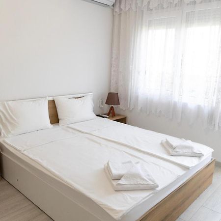 Kris Apartment Сандански Екстериор снимка